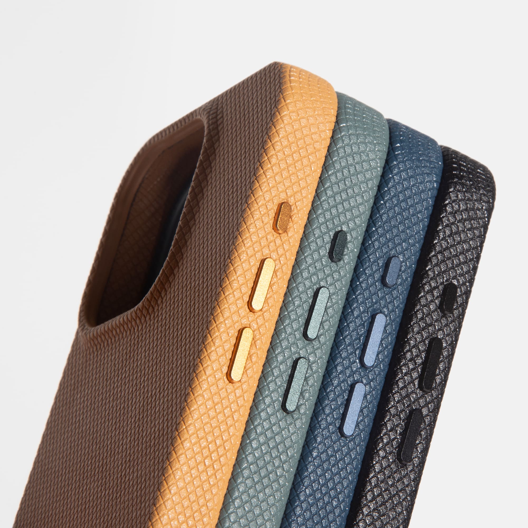 Чехол Native Union (RE)Classic Case MagSafe для iPhone 16 Pro, черный