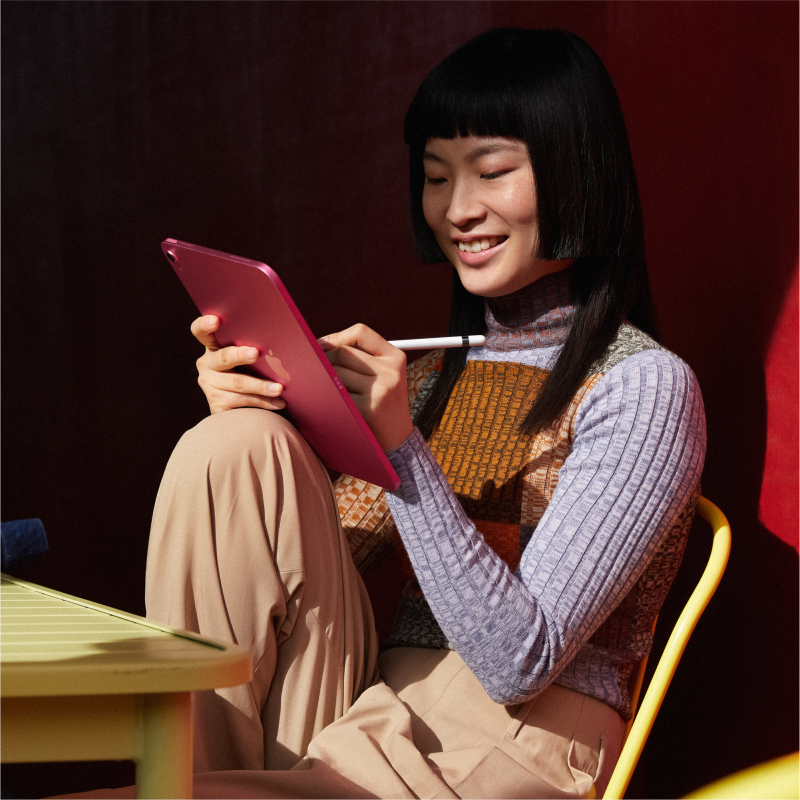 На фото изображено Apple iPad 11" (A16) Wi-Fi 256 ГБ, Розовый