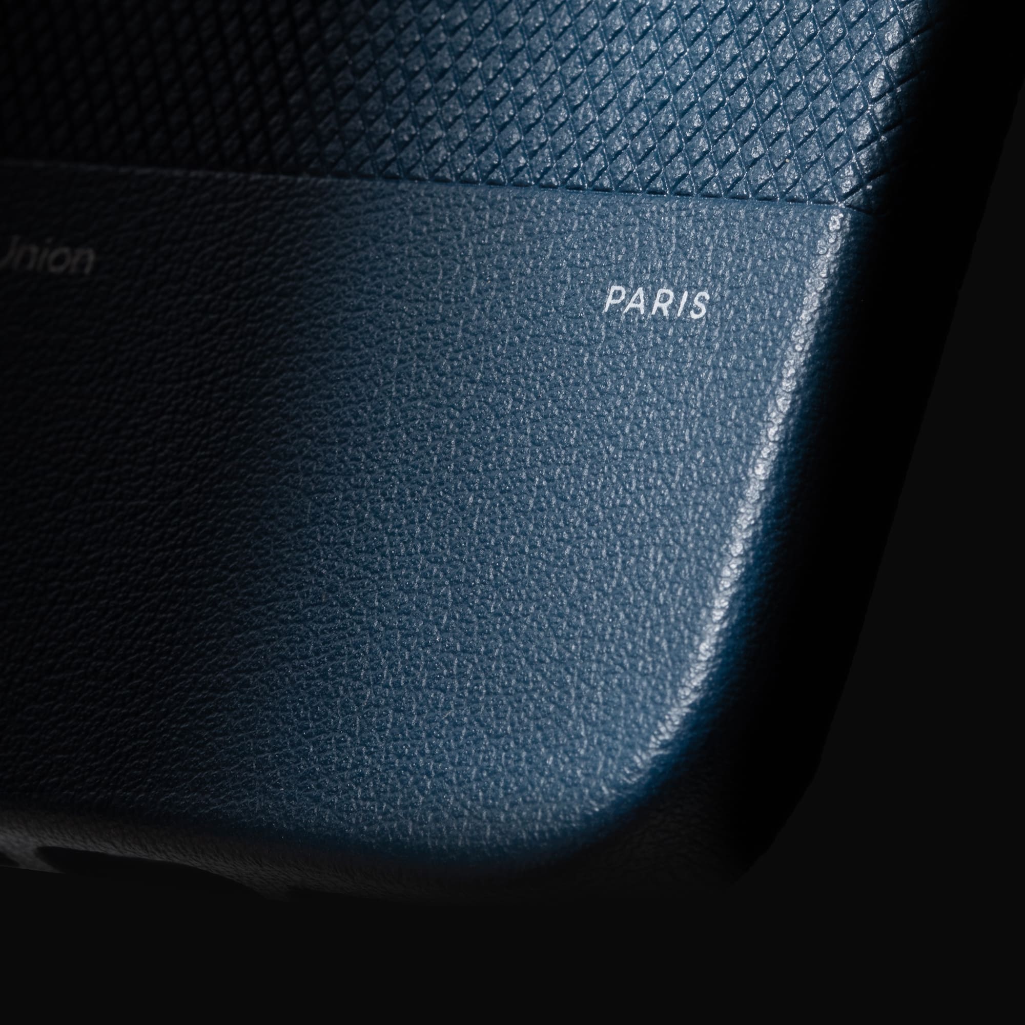 Чехол Native Union (RE)Classic Case MagSafe для iPhone 16 Pro, синий