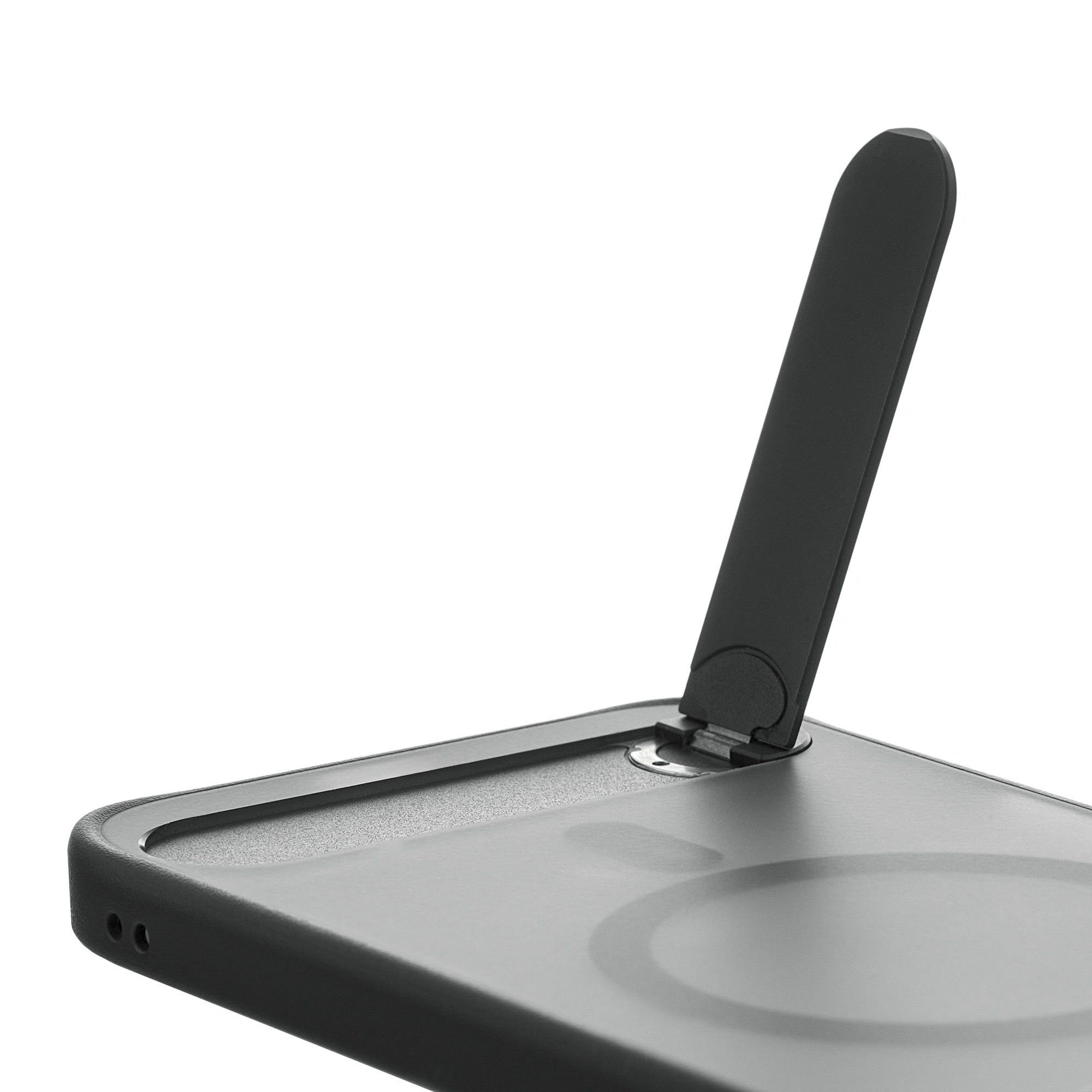 Фото Чехол защитный uBear Stand 360° Mag Case для iPhone 17 Pro Max, черный На фото изображено Чехол защитный uBear Stand 360° Mag Case для iPhone 17 Pro Max, черный