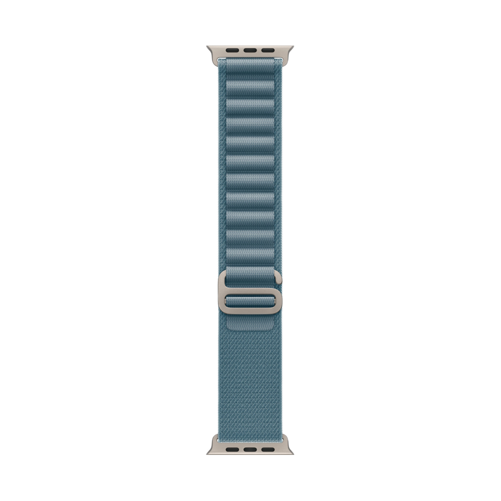 На фото изображено Apple Watch Ultra 3 GPS + Cellular, 49 мм, корпус из натурального титана, ремешок Alpine, цвет светло-синий, M